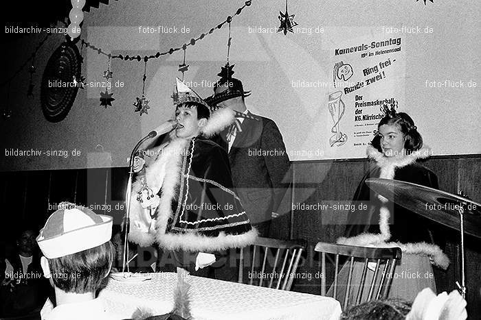 1971/1970 TV-08 Kinderball im Helenensaal Sinzig: TVKNHLSN-014704