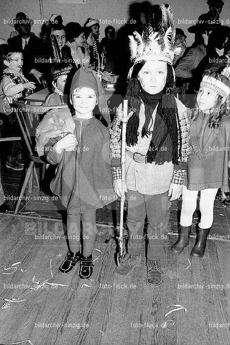 1971/1970 TV-08 Kinderball im Helenensaal Sinzig: TVKNHLSN-014705