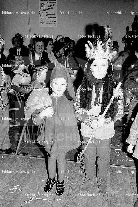 1971/1970 TV-08 Kinderball im Helenensaal Sinzig: TVKNHLSN-014706