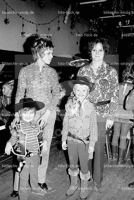 1971/1970 TV-08 Kinderball im Helenensaal Sinzig: TVKNHLSN-014724