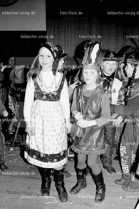 1971/1970 TV-08 Kinderball im Helenensaal Sinzig: TVKNHLSN-014732