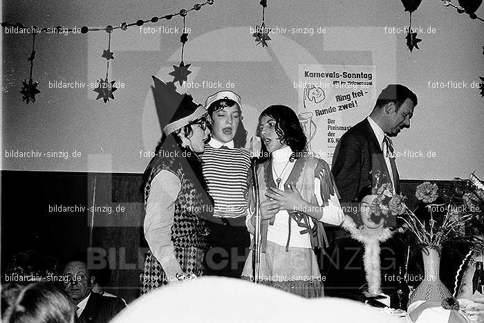 1971/1970 TV-08 Kinderball im Helenensaal Sinzig: TVKNHLSN-014782