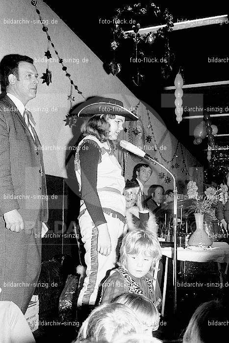 1971/1970 TV-08 Kinderball im Helenensaal Sinzig: TVKNHLSN-014789