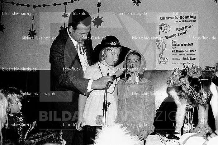 1971/1970 TV-08 Kinderball im Helenensaal Sinzig: TVKNHLSN-014799