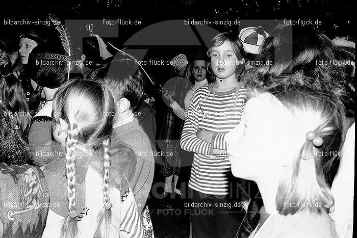 1971/1970 TV-08 Kinderball im Helenensaal Sinzig: TVKNHLSN-014801