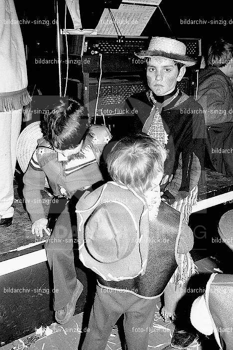 1971/1970 TV-08 Kinderball im Helenensaal Sinzig: TVKNHLSN-014812