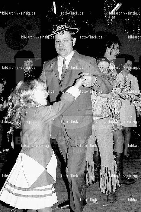 1971/1970 TV-08 Kinderball im Helenensaal Sinzig: TVKNHLSN-014830