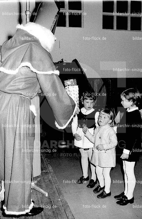 1970 Nikolausfeier in Freiweg Sinzig: NKFRSN-015039