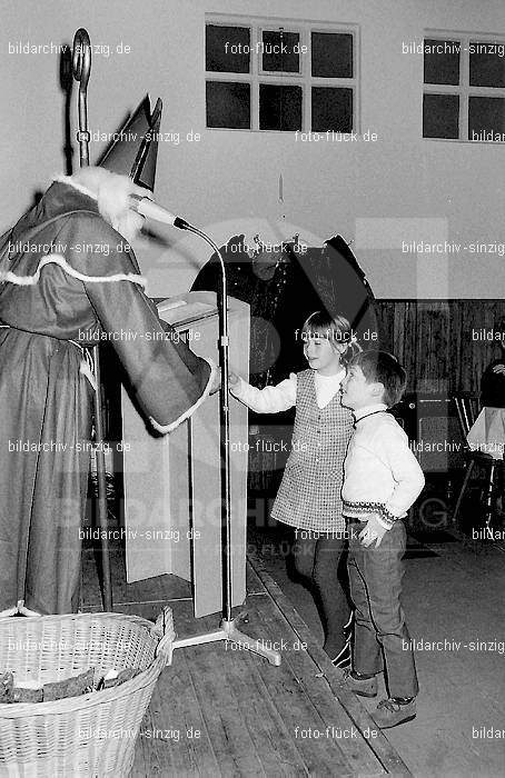 1970 Nikolausfeier in Freiweg Sinzig: NKFRSN-015046