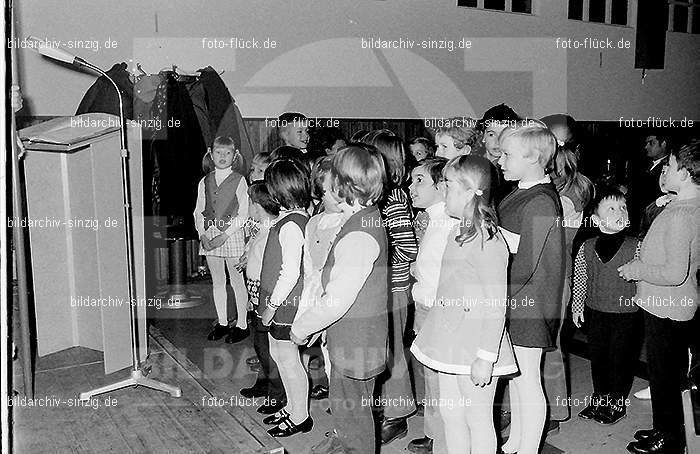 1970 Nikolausfeier in Freiweg Sinzig: NKFRSN-015062