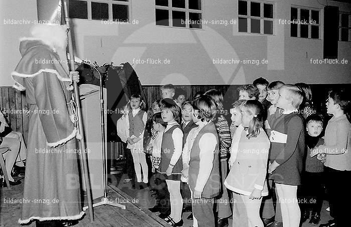 1970 Nikolausfeier in Freiweg Sinzig: NKFRSN-015064