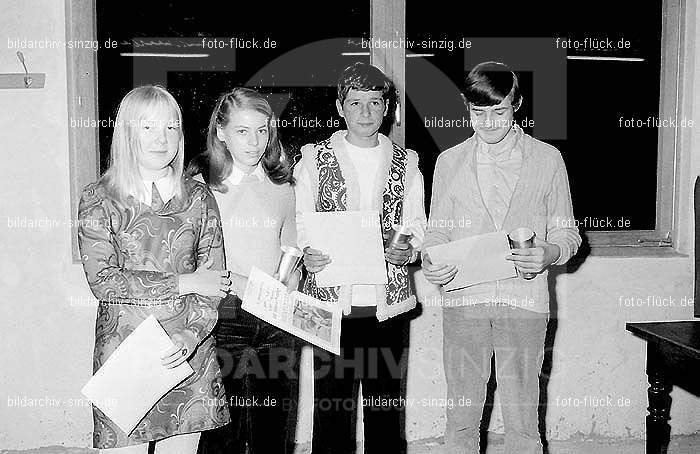 1970 Tischtennis-Meisterschaft Ehrung in Bad Bodendorf: TSMSHRBDBD-015087
