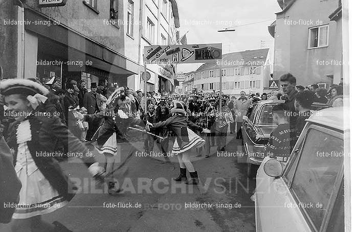 1970 Karneval - Kinderzug in Sinzig: KNSN-015194