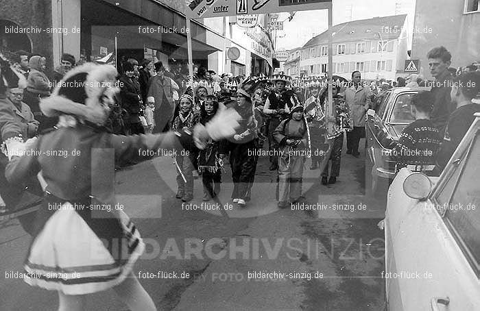 1970 Karneval - Kinderzug in Sinzig: KNSN-015195