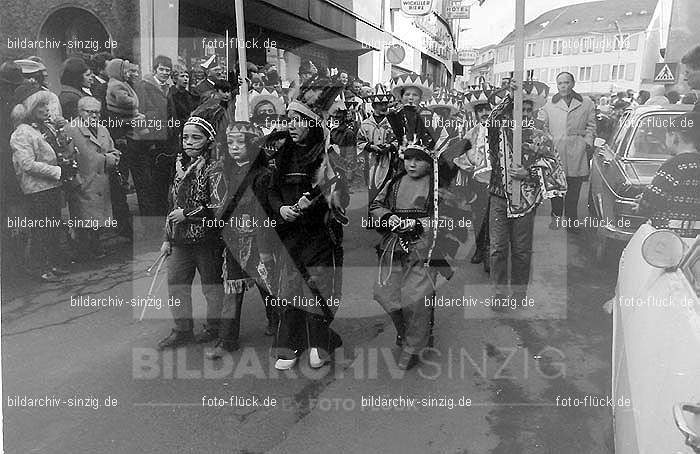 1970 Karneval - Kinderzug in Sinzig: KNSN-015196