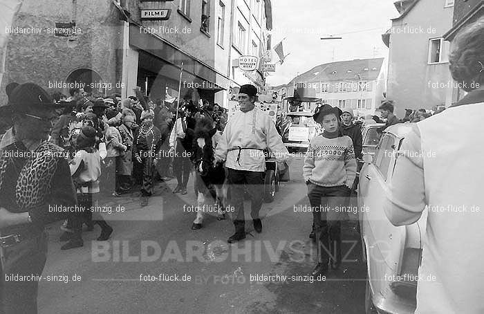 1970 Karneval - Kinderzug in Sinzig: KNSN-015199