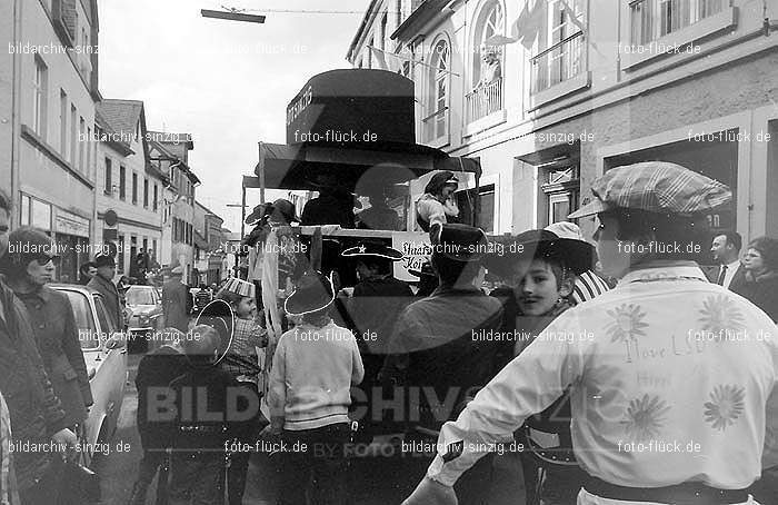 1970 Karneval - Kinderzug in Sinzig: KNSN-015202