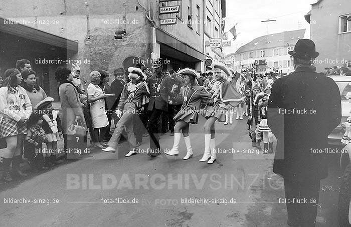 1970 Karneval - Kinderzug in Sinzig: KNSN-015203