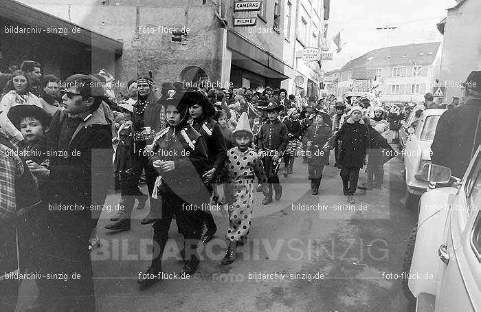 1970 Karneval - Kinderzug in Sinzig: KNSN-015206