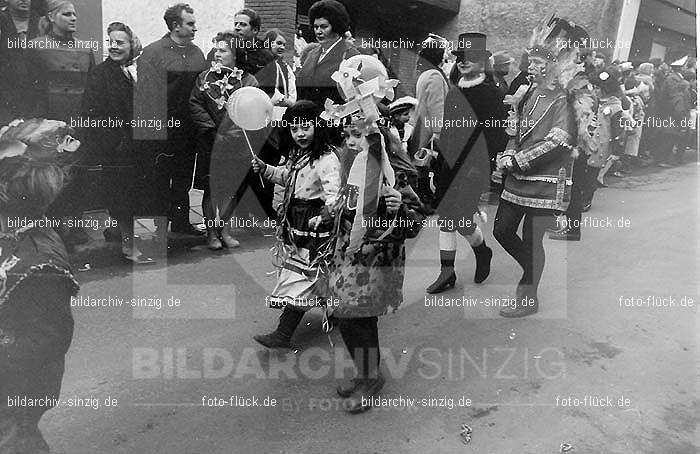 1970 Karneval - Kinderzug in Sinzig: KNSN-015207