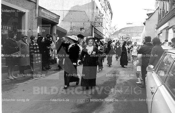 1970 Karneval - Kinderzug in Sinzig: KNSN-015216