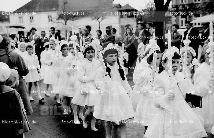 Kinder Kommunion in Sinzig in den 50er und 60er Jahren: KNKMSN-001522