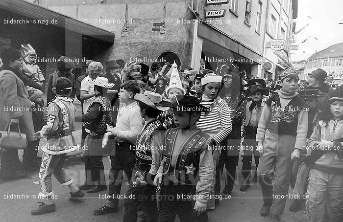 1970 Karneval - Kinderzug in Sinzig: KNSN-015223