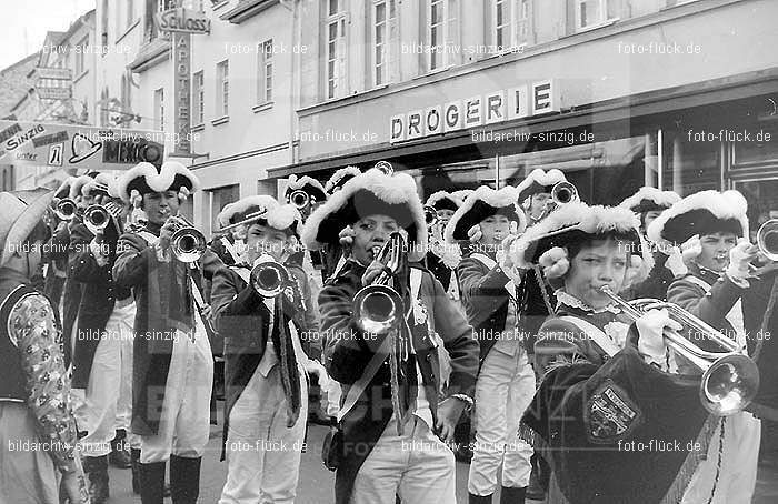 1970 Karneval - Kinderzug in Sinzig: KNSN-015227