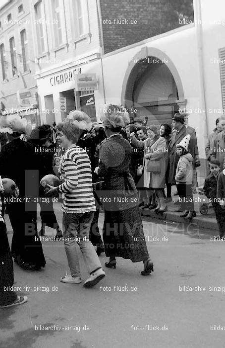 1970 Karneval - Kinderzug in Sinzig: KNSN-015236