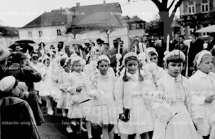 Kinder Kommunion in Sinzig in den 50er und 60er Jahren: KNKMSN-001524
