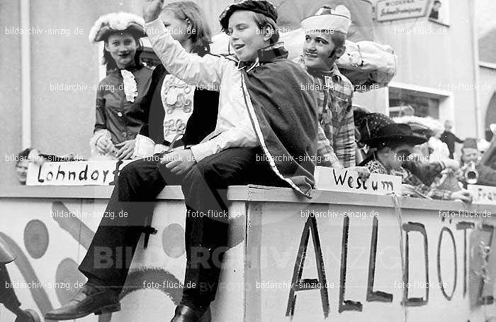 1970 Karneval - Kinderzug in Sinzig: KNSN-015243