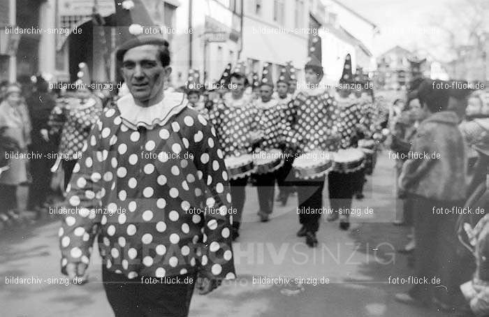 1970 Karneval - Kinderzug in Sinzig: KNSN-015246