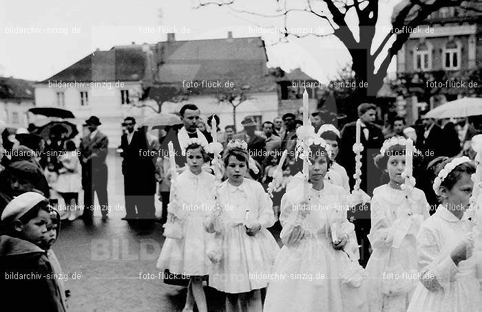 Kinder Kommunion in Sinzig in den 50er und 60er Jahren: KNKMSN-001526