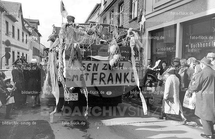 1970 Karneval - Kinderzug in Sinzig: KNSN-015261