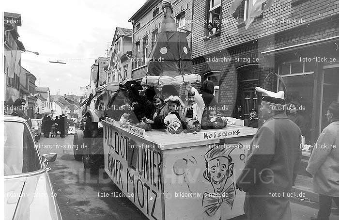 1970 Karneval - Kinderzug in Sinzig: KNSN-015278