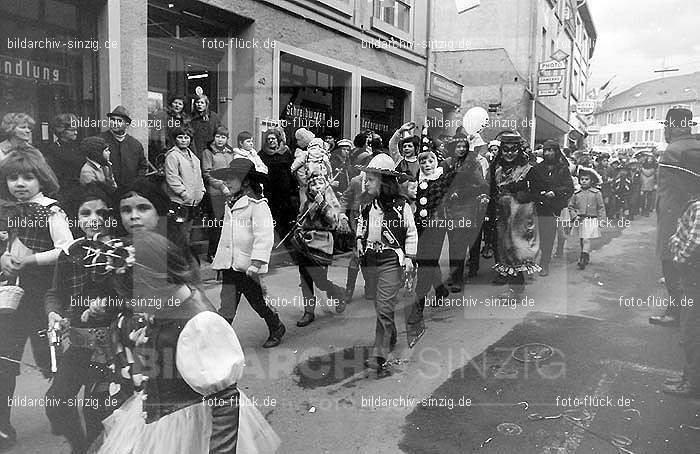 1970 Karneval - Kinderzug in Sinzig: KNSN-015280