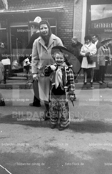 1970 Karneval - Kinderzug in Sinzig: KNSN-015283