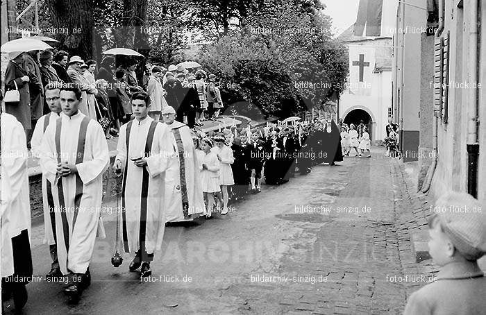 Kinder Kommunion in Sinzig in den 50er und 60er Jahren: KNKMSN-001529