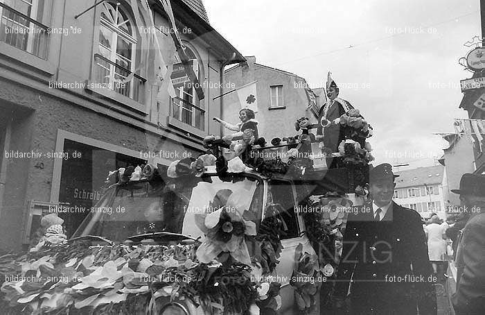 1970 Karneval - Kinderzug in Sinzig: KNSN-015293