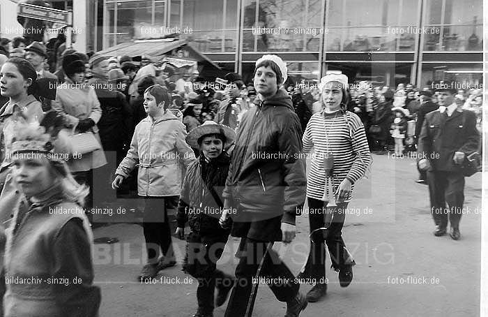 1970 Karneval - Kinderzug in Sinzig: KNSN-015296
