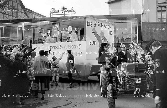1970 Karneval - Kinderzug in Sinzig: KNSN-015305