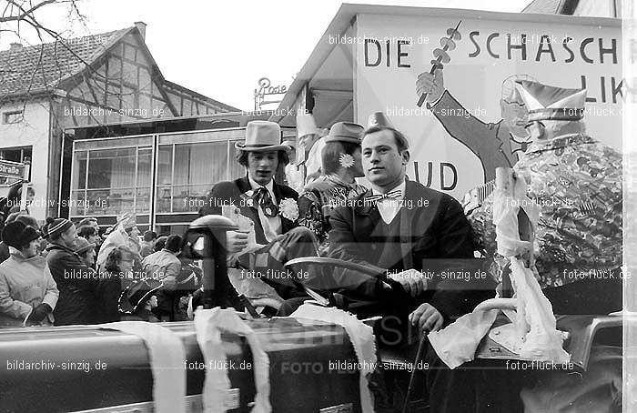 1970 Karneval - Kinderzug in Sinzig: KNSN-015306