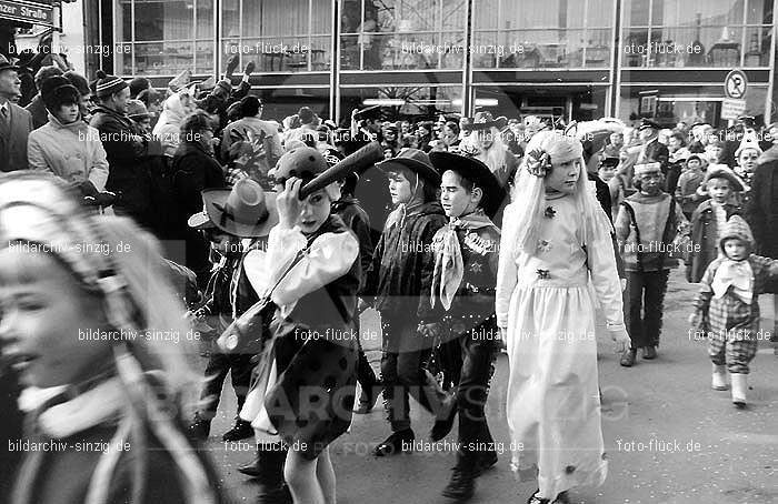 1970 Karneval - Kinderzug in Sinzig: KNSN-015314