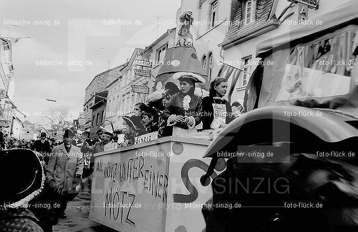 1970 Karneval - Kinderzug in Sinzig: KNSN-015326