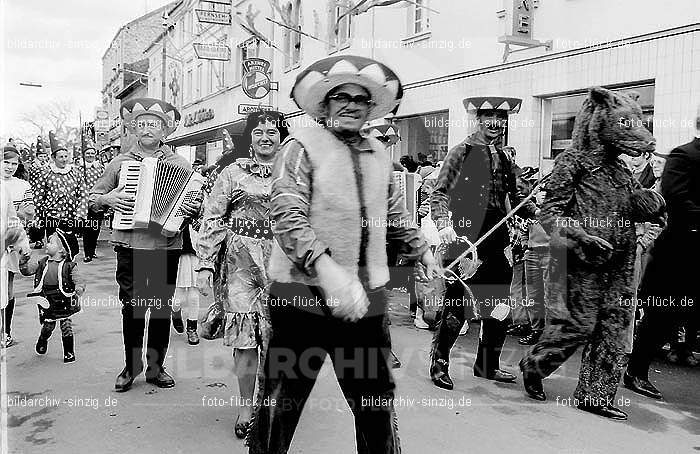 1970 Karneval - Kinderzug in Sinzig: KNSN-015333