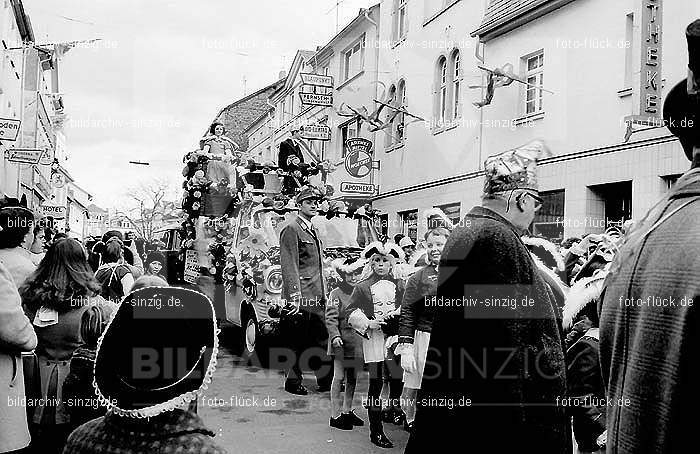 1970 Karneval - Kinderzug in Sinzig: KNSN-015334