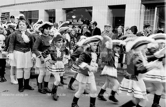 1970 Karneval - Kinderzug in Sinzig: KNSN-015335
