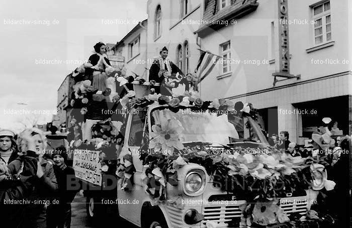 1970 Karneval - Kinderzug in Sinzig: KNSN-015336