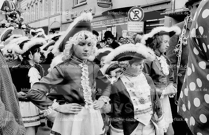 1970 Karneval - Kinderzug in Sinzig: KNSN-015345
