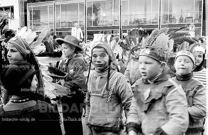 1970 Karneval - Kinderzug in Sinzig: KNSN-015350